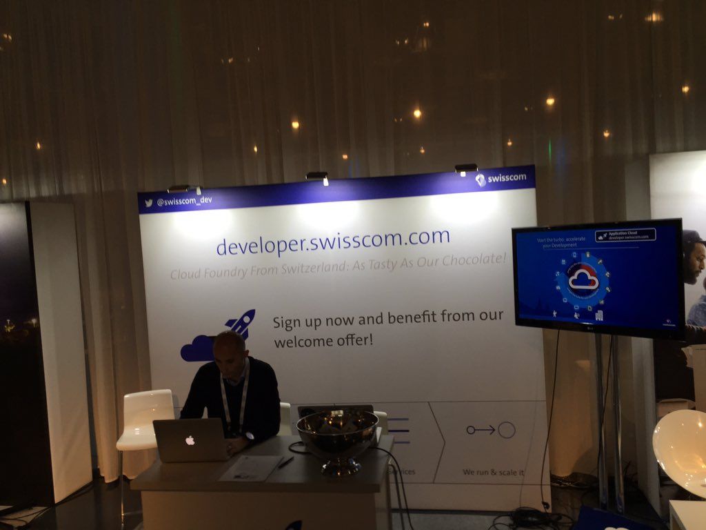 oh my god twitter doesn’t include alt text from images in their API